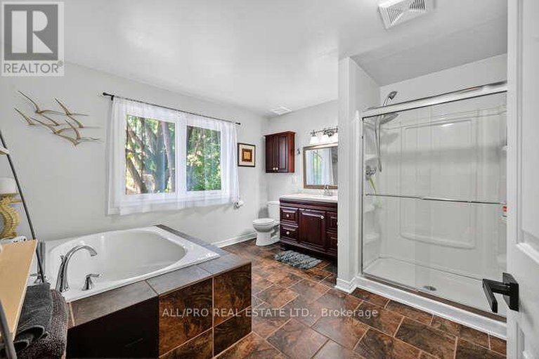 28721991/1144-rideau-bend-crescent/manotick-east-to-manotick-station/ottawa/ontario/K4M1B5_22
