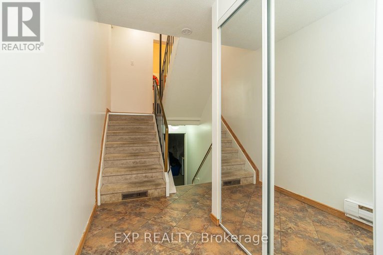 28756531/40-2296-orient-park-drive/blackburn-hamlet-south/ottawa/ontario/K1B4N6_3