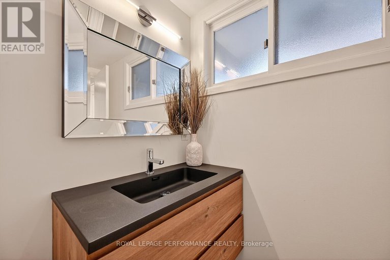 29046613/19-ancroft-court/tanglewood/ottawa/ontario/K2G4A5_17