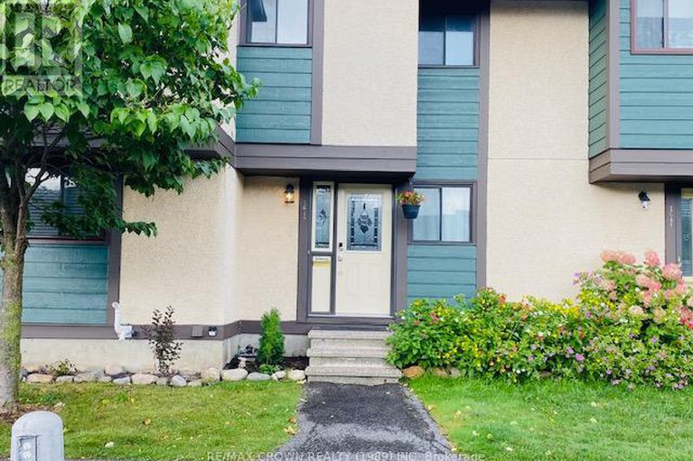 28826043/28-1649-meadowbrook-road/pineview/ottawa/ontario/K1B4W6_1