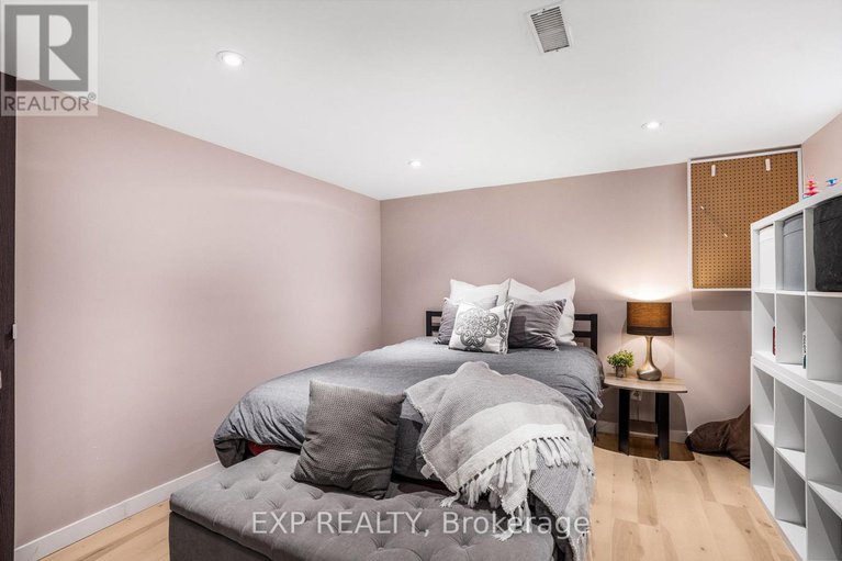 29107885/4-aberfeldy-street/arbeatha-park/ottawa/ontario/K2H6H5_23