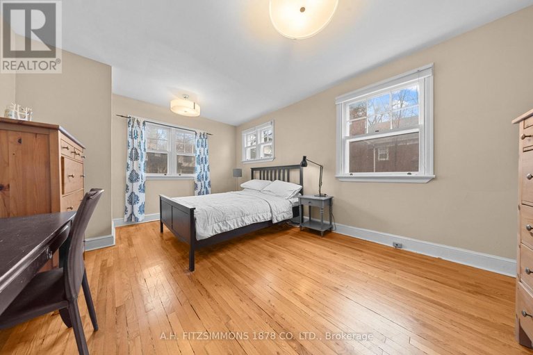 29668585/564-tweedsmuir-avenue/westborohampton-park/ottawa/ontario/K1Z5P2_12