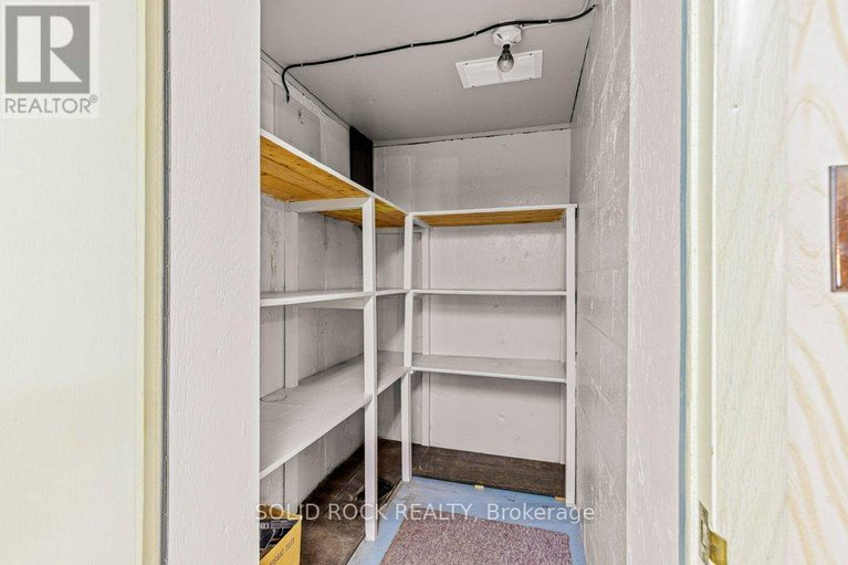 28357814/7-brouse-drive/iroquois/south-dundas/ontario/K0E1K0_32