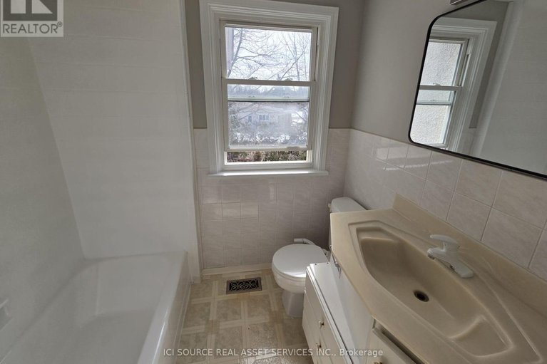 29555442/30-sunnycrest-drive/city-viewskylinefisher-heightsparkwood-hills/ottawa/ontario/K2E5Y2_20