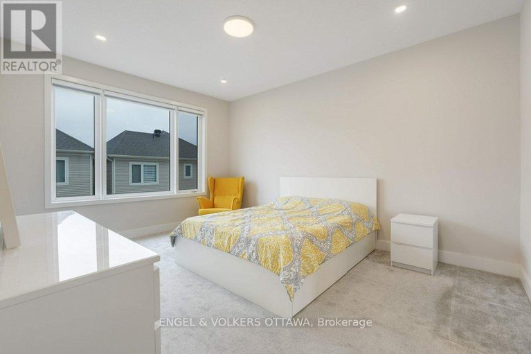 28933678/1010-carden-lane/orleans-village/ottawa/ontario/K1W0N3_35