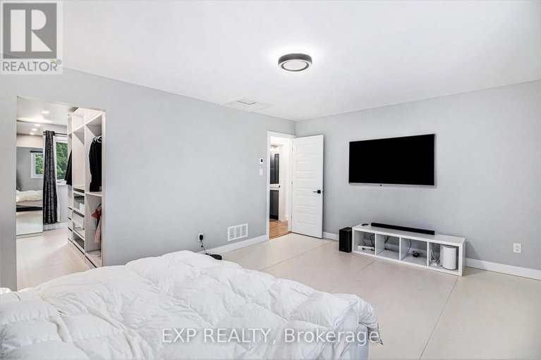 28353223/2195-niagara-drive/applewood-acres/ottawa/ontario/K1H6H5_21