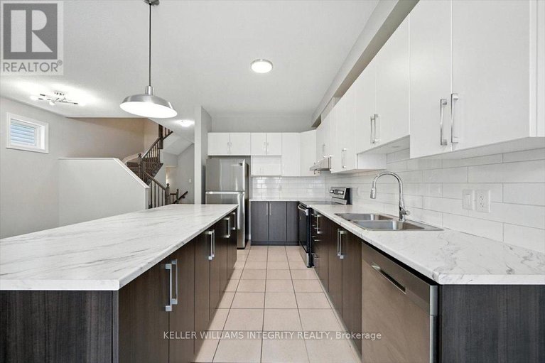 28517732/843-june-grass-street/avalon-west/ottawa/ontario/K4A1H4_12