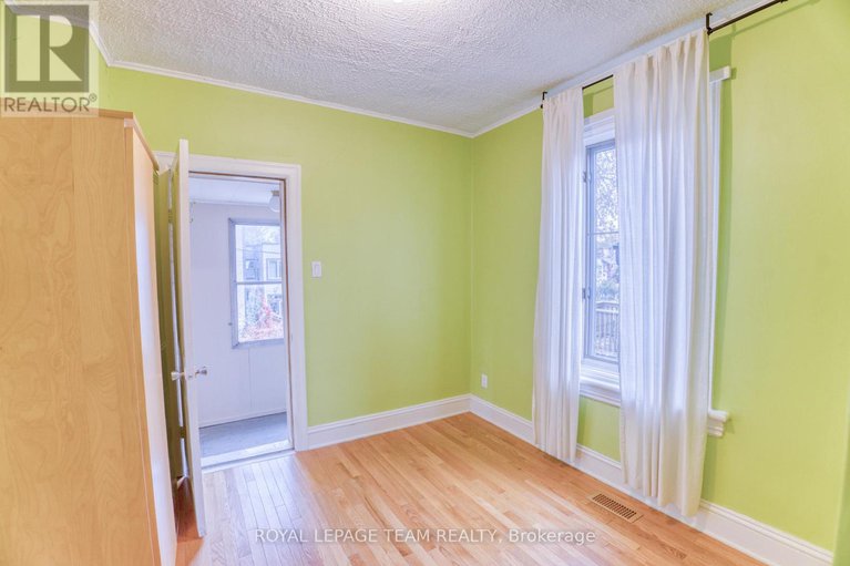 28379778/87-guigues-avenue/lower-townbyward-market/ottawa/ontario/K1N5H8_21