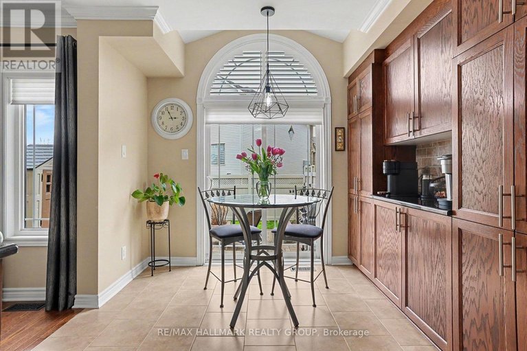 29687151/217-gossamer-street/mer-bleuebradley-estatesanderson-park/ottawa/ontario/K1W0B9_11