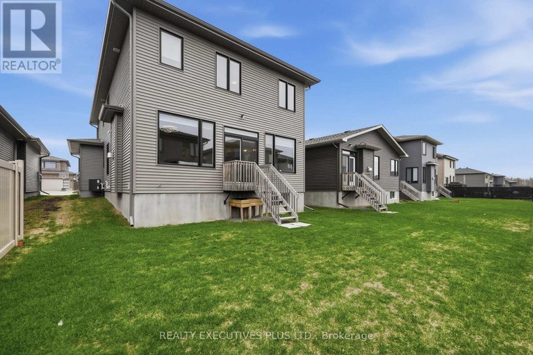 29673656/429-sterling-avenue/clarencerockland-twp/clarence-rockland/ontario/K4K0M5_28