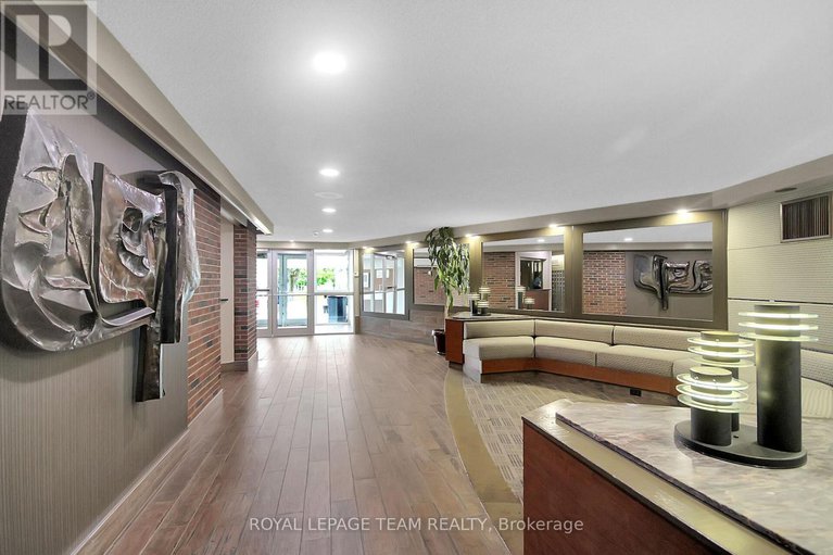 28350117/306-20-chesterton-drive/borden-farmstewart-farmcarleton-heightsparkwood-hills/ottawa/ontario/K2E6Z7_5