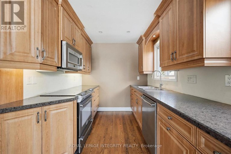 29431124/1735-bonaventure-terrace/convent-glen-south/ottawa/ontario/K1C1W5_12