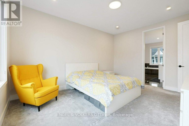 28933678/1010-carden-lane/orleans-village/ottawa/ontario/K1W0N3_37