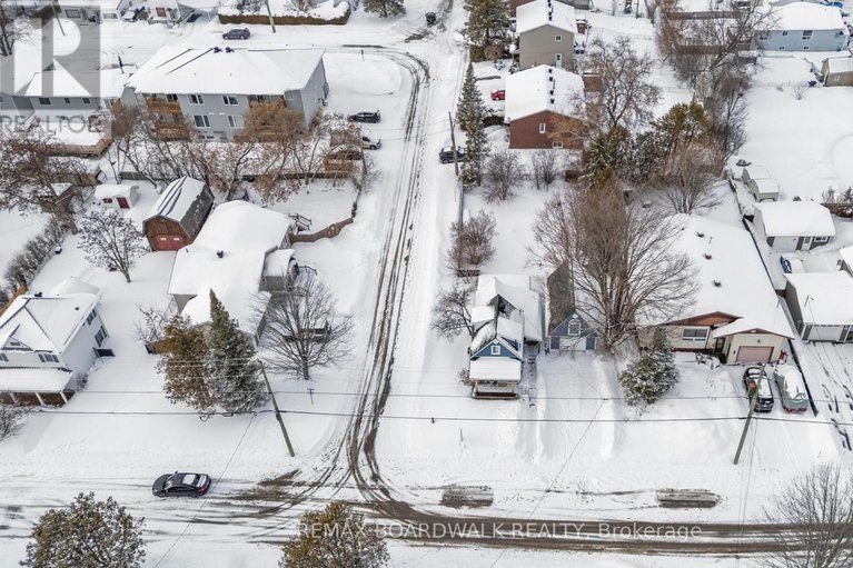 29404062/216-augusta-street/almonte/mississippi-mills/ontario/K0A1A0_34