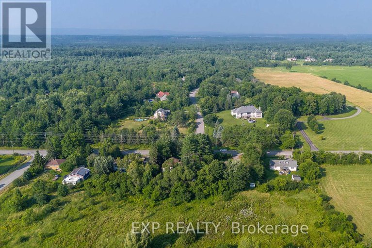 28615553/1807-old-second-line-road/kanata-north-west/ottawa/ontario/K2K1X7_43