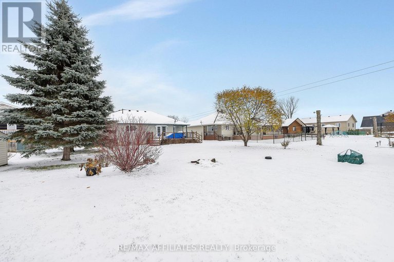 29099870/11-grove-street/iroquois/south-dundas/ontario/K0E1K0_36