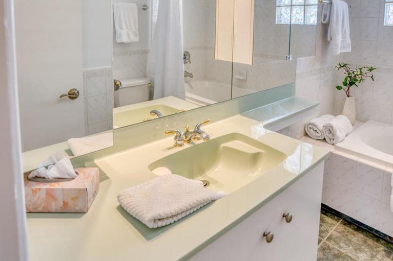 29327357/1947-conrad-avenue/urbandale-acres/ottawa/ontario/K1H6V7_24