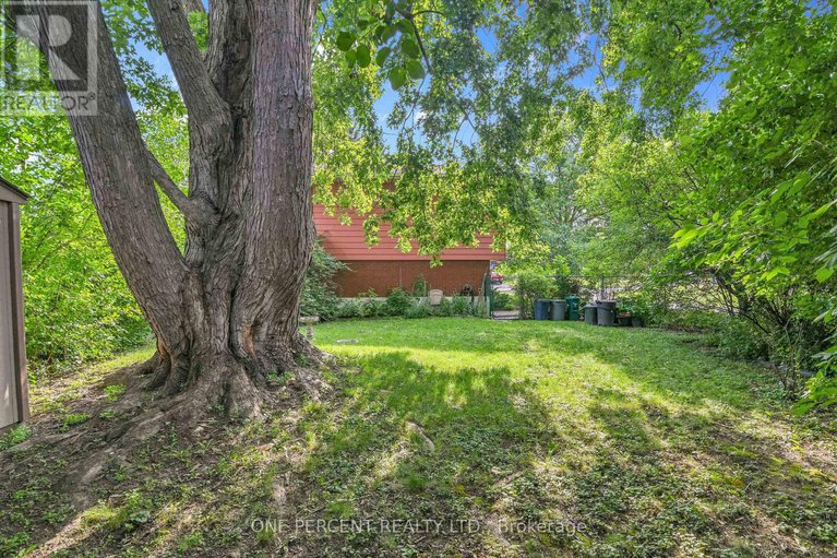 28647610/1244-joyce-crescent/bel-air-heights/ottawa/ontario/K2C2M9_33