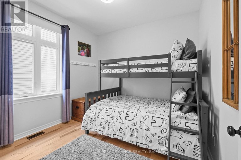 29645046/527-silverbell-crescent/blossom-parkkemp-parkfindlay-creek/ottawa/ontario/K1T0N9_32