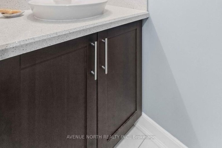 29235552/1017-arrowhead-place/convent-glen/ottawa/ontario/K1C2S5_11