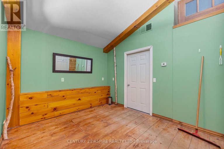 29245533/400-calabogie-road/mcnabbraeside-twps/mcnabbraeside/ontario/K7S3G8_18