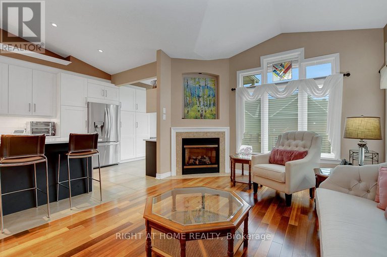 29048932/36-sable-run-drive/stittsville-central/ottawa/ontario/K2S1W8_9