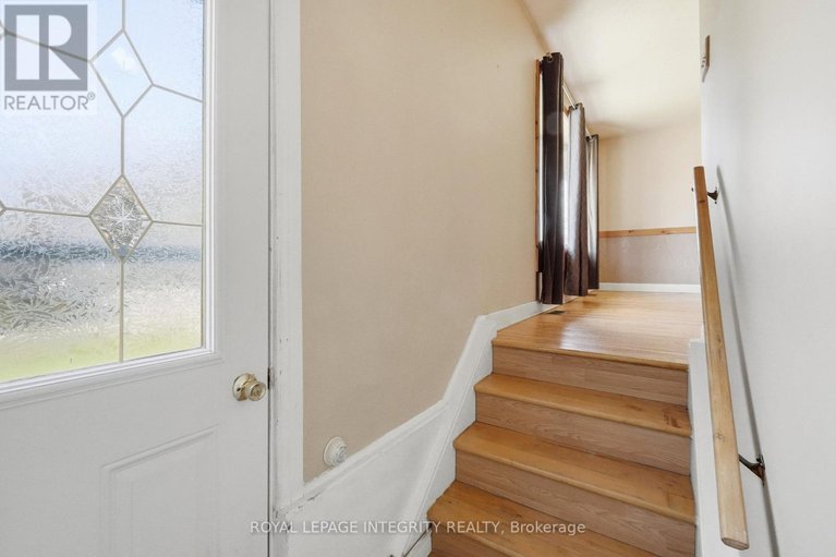 29652351/754-cummings-avenue/castle-heightsrideau-high/ottawa/ontario/K1K2L1_3