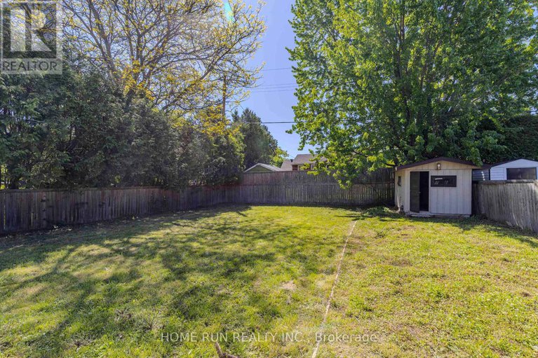 28377088/92-meadowlands-drive/meadowlandscrestview/ottawa/ontario/K2G2R8_45