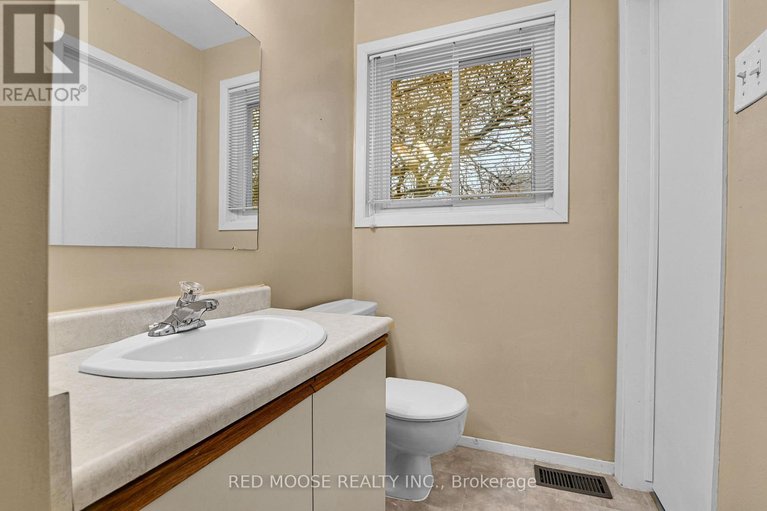 29480001/1983-greenvale-lane/chateauneuf/ottawa/ontario/K1C6E4_25