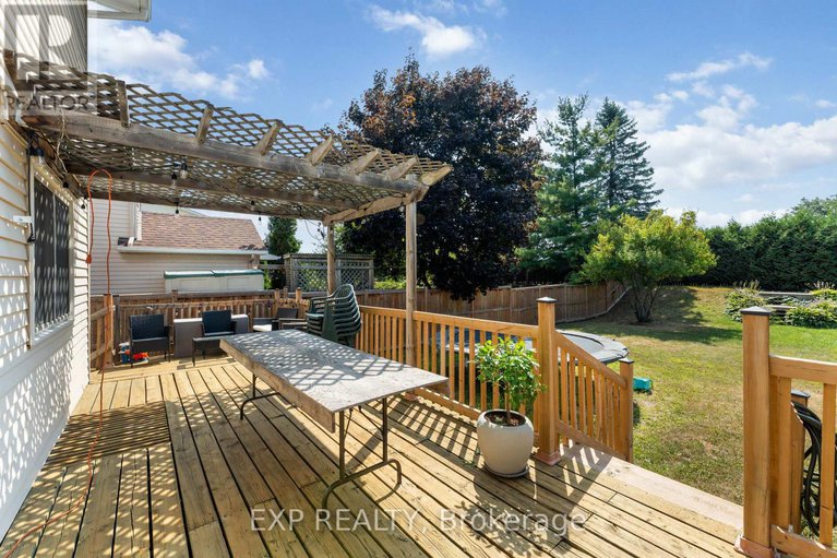 28744348/1762-sunview-drive/orleanssunridge/ottawa/ontario/K1C5B2_43