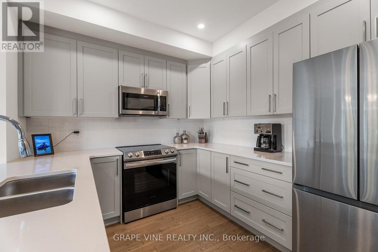 28597802/148-attwell-private/morgans-grantsouth-march/ottawa/ontario/K2K0P6_13