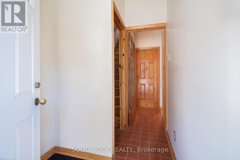 28932806/25-champagne-avenue-s/west-centre-town/ottawa/ontario/K1S4P1_4