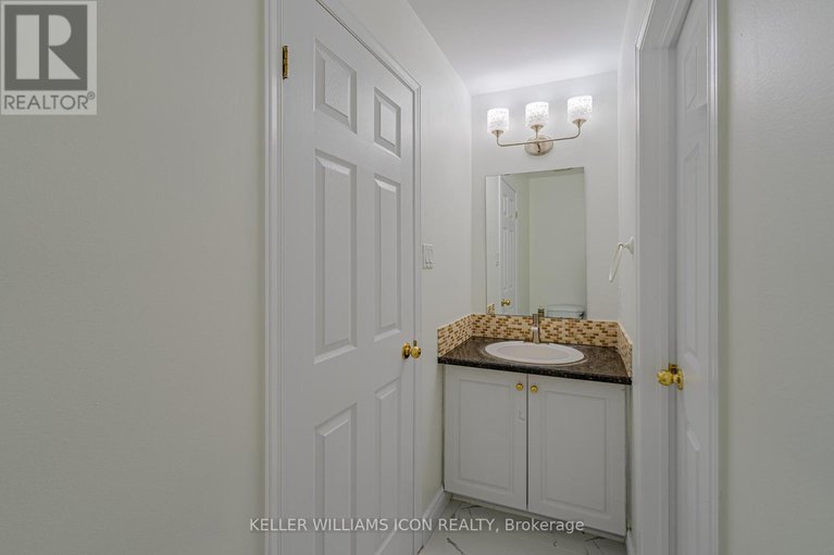28382446/1309-meadowlands-drive-e/city-viewskylinefisher-heightsparkwood-hills/ottawa/ontario/K2E7B3_22