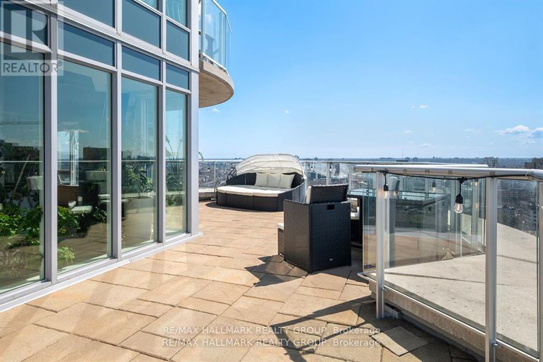 28394405/2701-195-besserer-street/sandy-hill/ottawa/ontario/K1N0B6_34