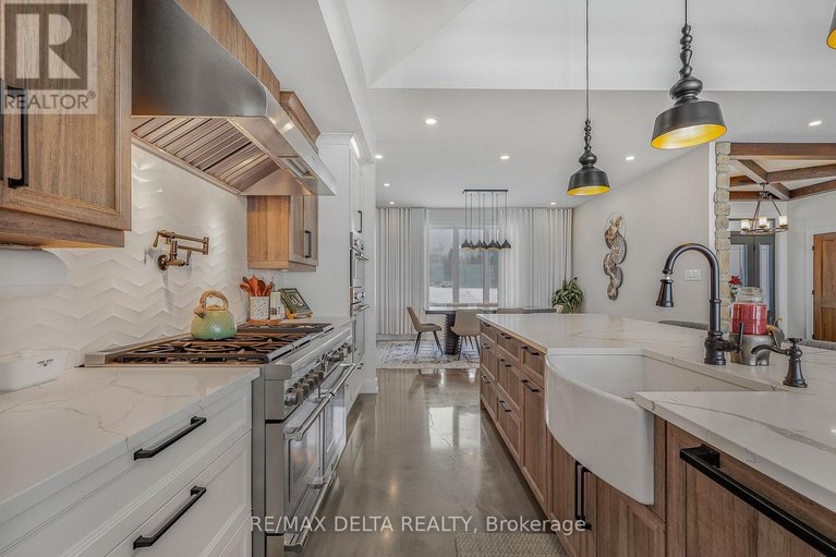 29456390/3815-old-highway-17-road/clarencerockland-twp/clarence-rockland/ontario/K4K1W2_14