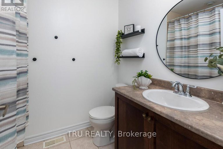 29052301/2757-grand-canal-street/half-moon-bay/ottawa/ontario/K2J0S7_29