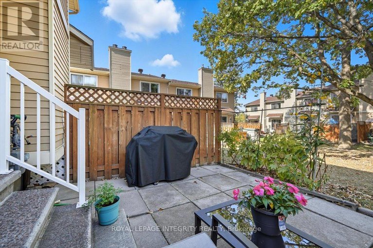 28959855/6420-bilberry-drive/orleans-wood/ottawa/ontario/K1C4P3_27