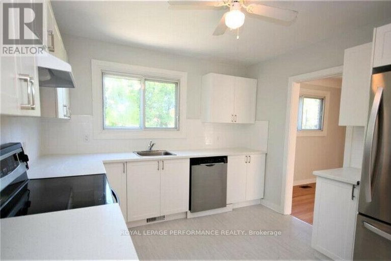 29620056/1779-kerr-avenue/mckellar-heights/ottawa/ontario/K2A1H9_5