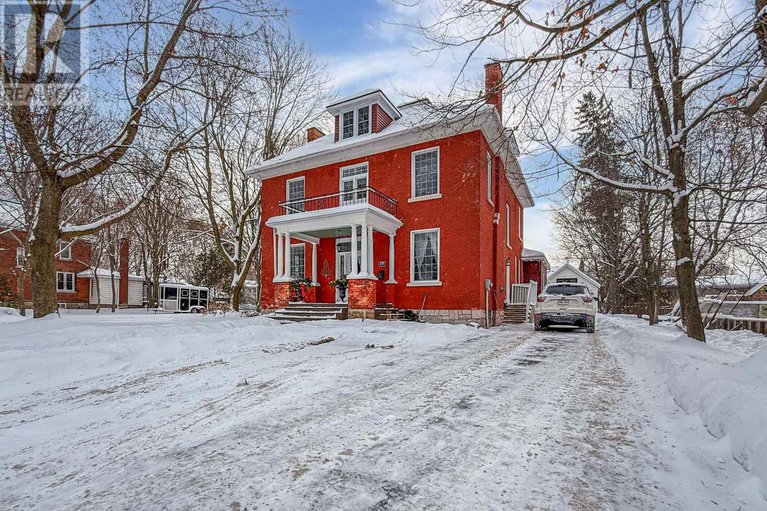 29254147/298-barr-street/renfrew/renfrew/ontario/K7V1J8_3