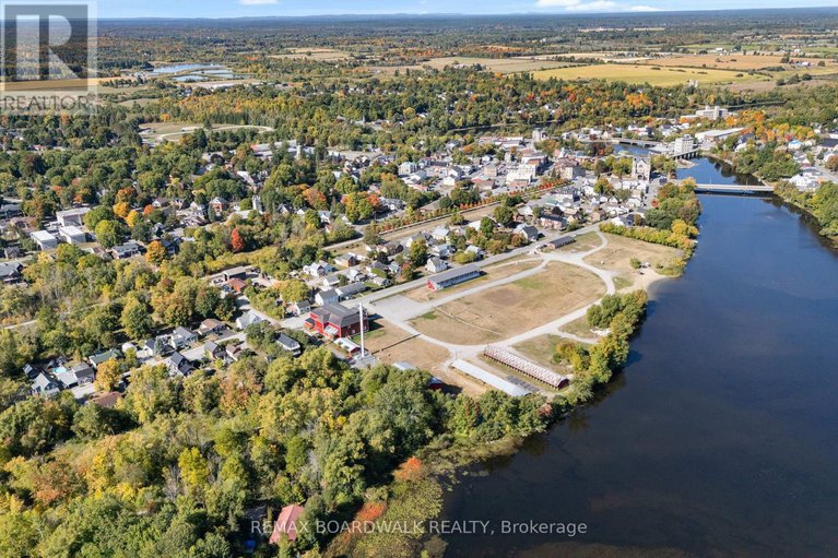 29210498/290-water-street/almonte/mississippi-mills/ontario/K0A1A0_44