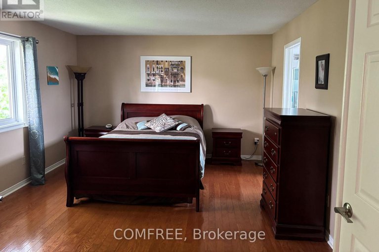 28372152/52-speers-crescent/bridlewood/ottawa/ontario/K2M1W2_15