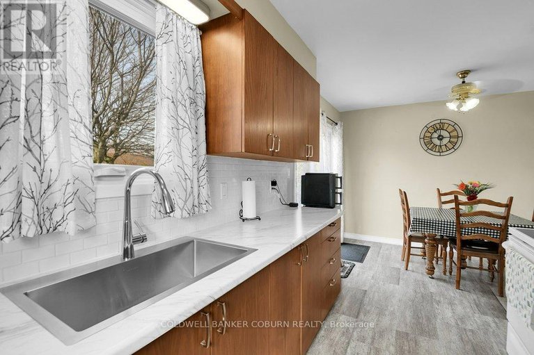 29564616/56-meikle-street/morrisburg/south-dundas/ontario/K0C1X0_16