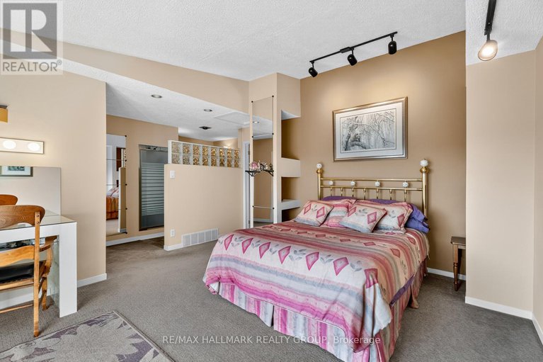28966380/1816-applegrove-court/beacon-hill-south/ottawa/ontario/K1J6S5_35