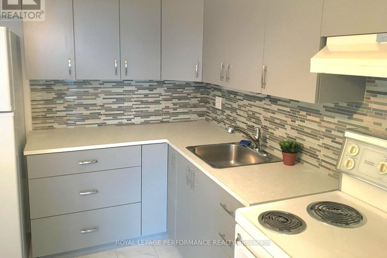 28598401/1113-20-chesterton-drive-w/borden-farmstewart-farmcarleton-heightsparkwood-hills/ottawa/ontario/K2E6Z7_7
