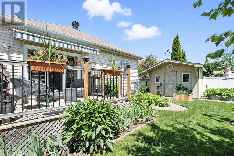 29228635/1030-valin-street/fallingbrookgardenway-south/ottawa/ontario/K4A4X7_42