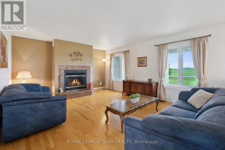 28499576/8665-russell-road/navan/ottawa/ontario/K4B0J7_13