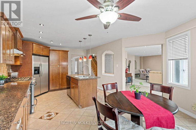 28550043/4-collingwood-crescent/morgans-grantsouth-march/ottawa/ontario/K2K2G6_15