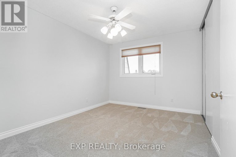28799326/6084a-vineyard-drive/convent-glen/ottawa/ontario/K1C2M5_23