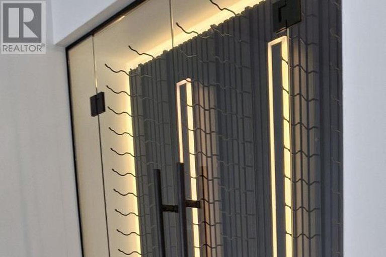 29250124/1722-athans-avenue/blossom-parkleitrim/ottawa/ontario/K1T1L1_21