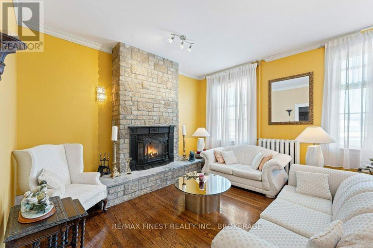 28419841/144-prescott-street/kemptville/north-grenville/ontario/K0G1J0_3